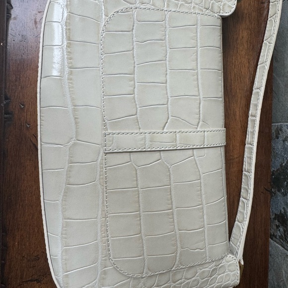 By Far Miranda Elegant Cream Croc-Embossed Shoulder Bag - Picture 4 of 6